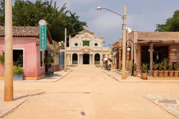 Cidade cenográfica de No Rancho Fundo