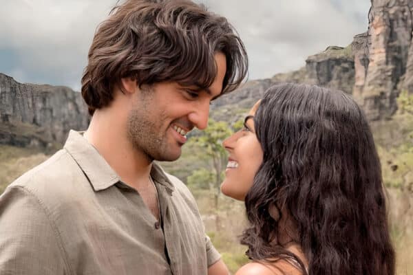 Tulio Starling e Larissa Bocchino em No Rancho Fundo