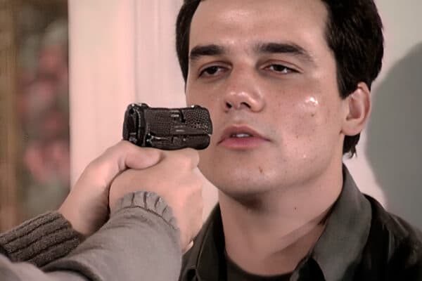 Wagner Moura como Olavo em Paraíso Tropical