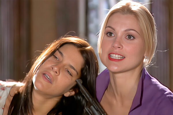 Serena (Priscila Fantin) e Cristina (Flavia Alessandra) em Alma Gêmea