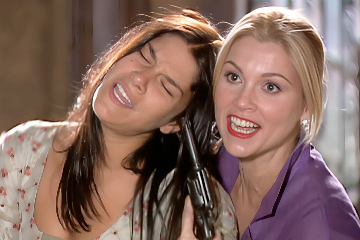 Serena (Priscila Fantin) e Cristina (Flavia Alessandra) em Alma Gêmea