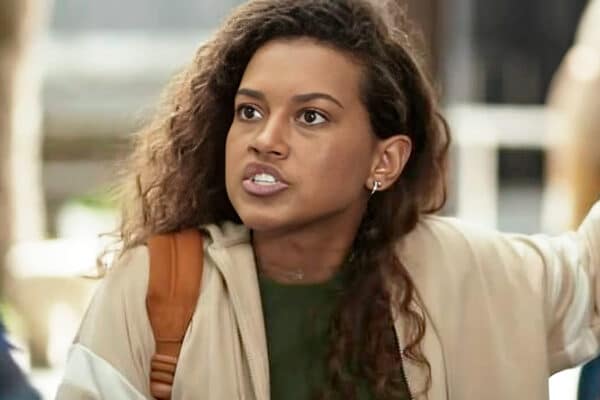 Aisha Moura como Nicole em Família é Tudo