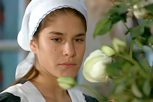 Priscila Fantin como Serena em Alma Gêmea