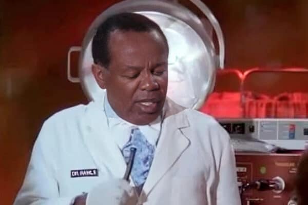 Lou Rawls em Eu, a Patroa e as Crianças