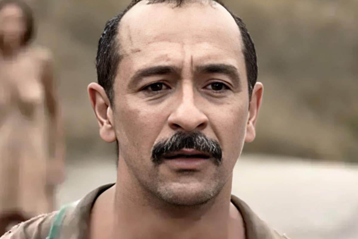 Irandhir Santos como Tião Galinha em Renascer