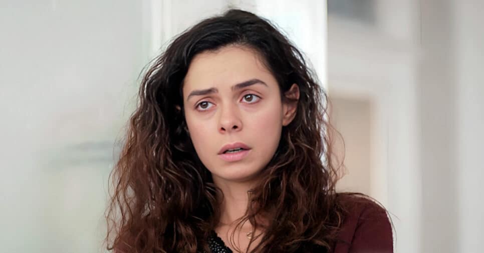 Bahar (Özge Özpirinçci) em Força de Mulher