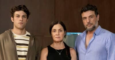 Mavi (Chay Suede), Mércia (Adriana Esteves) e Molina (Rodrigo Lombardi) em Mania de Você