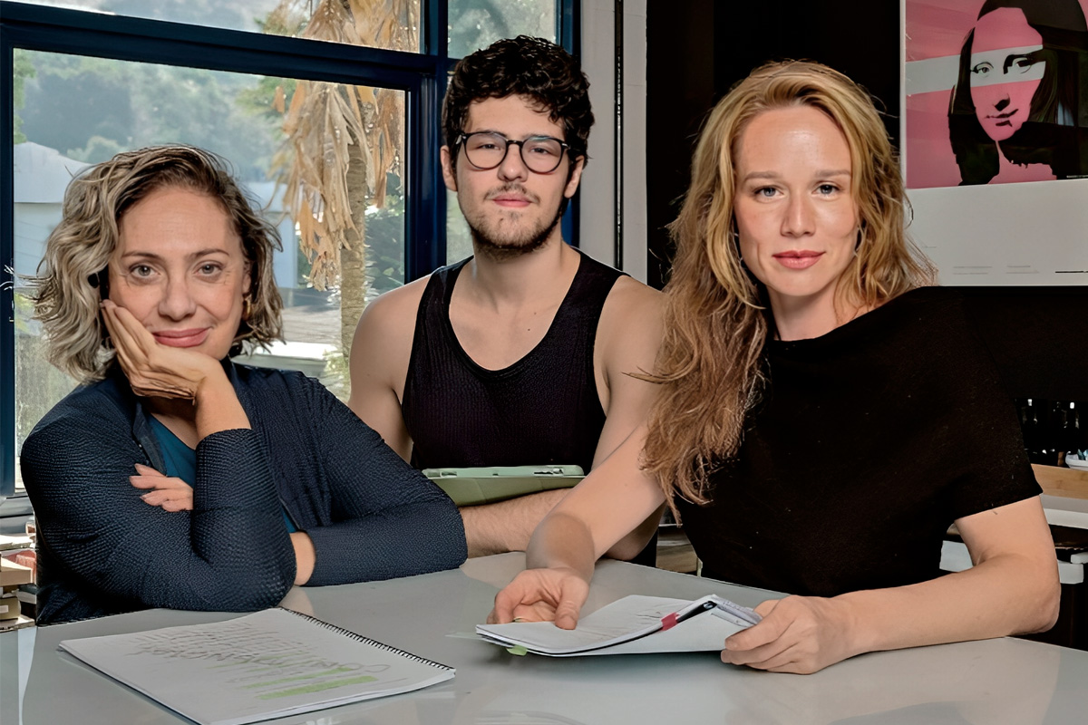 Eliane Giardini, Paulo Mendes e Mariana Ximenes em Mania de Você