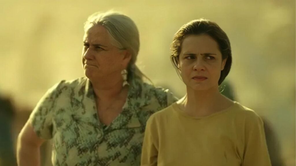 Saiba tudo que acontece no final de Avenida Brasil Vera Holtz e Adriana Esteves em Avenida Brasil